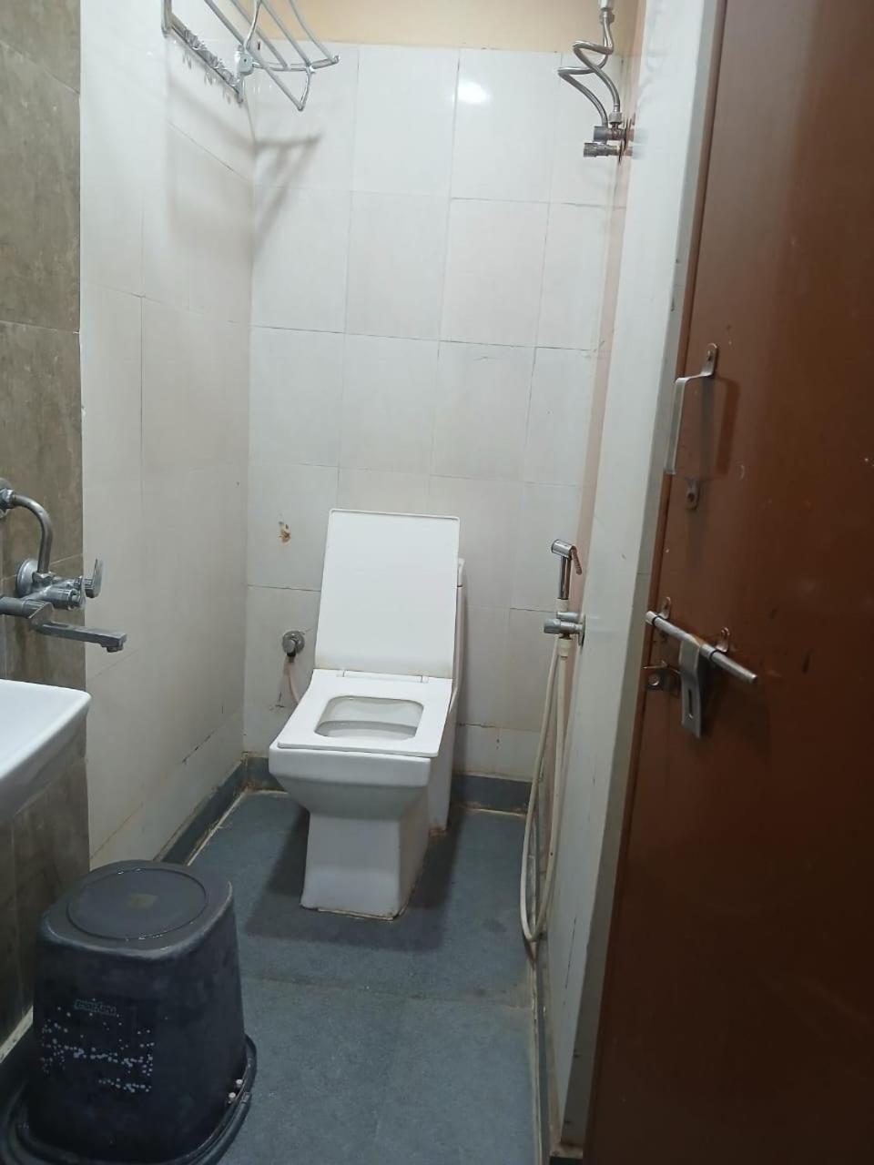 Blossoms Room Holiday Inn- Lakdikapul حيدر أباد المظهر الخارجي الصورة