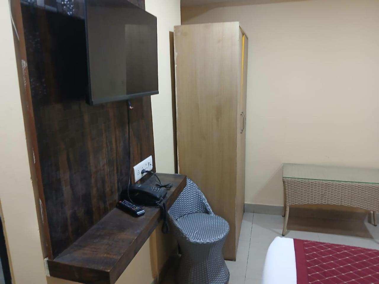 Blossoms Room Holiday Inn- Lakdikapul حيدر أباد المظهر الخارجي الصورة