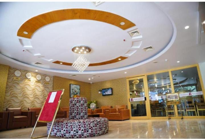 Blossoms Room Holiday Inn- Lakdikapul حيدر أباد المظهر الخارجي الصورة